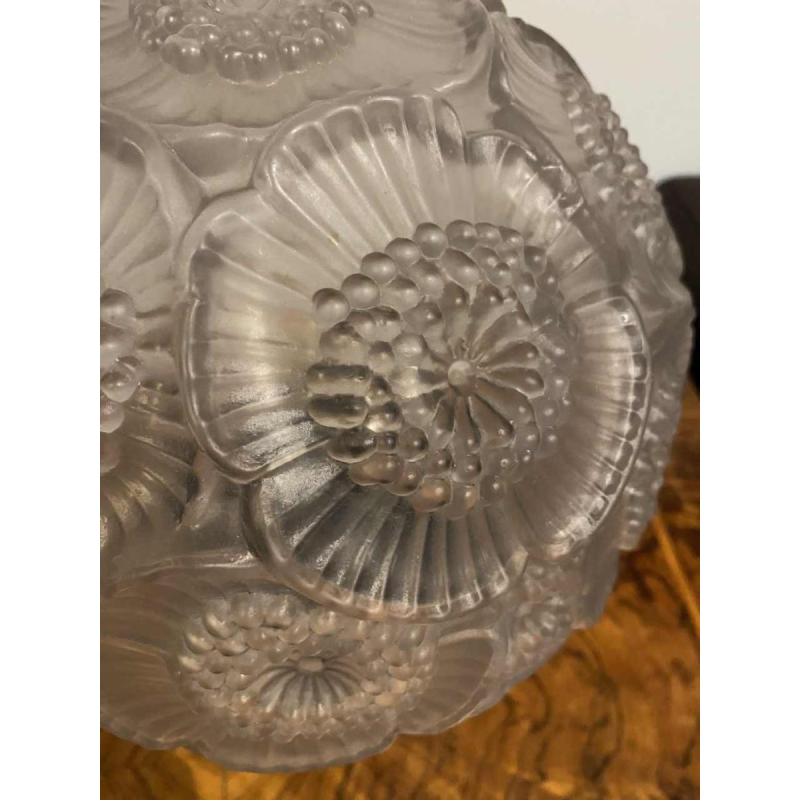 Art Deco table lamp, pressed ball glass with floral decoration, hexagonal wrought iron base, ca 1930