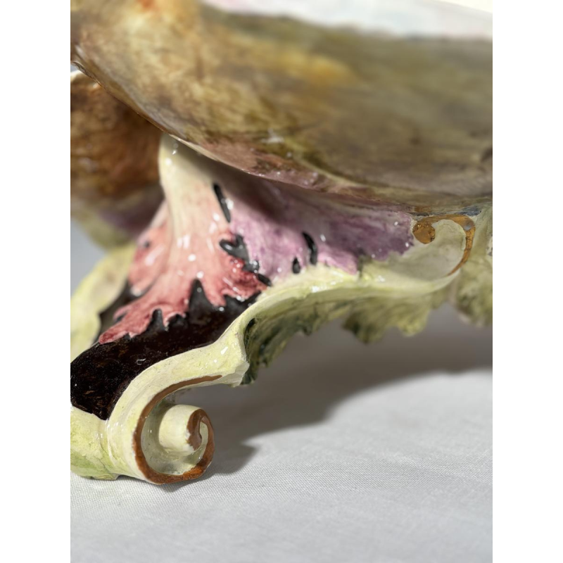 Grand centre de table en majolique, Putti et coquilles, Italie fin 19e s - début 20e s