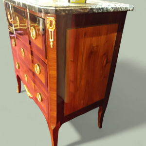 Petite commode d'époque Louis XVI entièrement restaurée