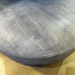 Ligne Roset, fauteuil van leer en hout, 21e eeuw