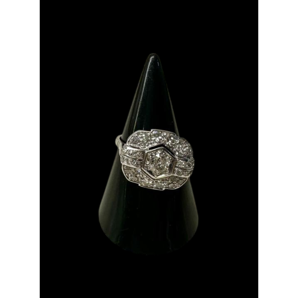 Bague Art Déco en platine et diamants, 20e siècle