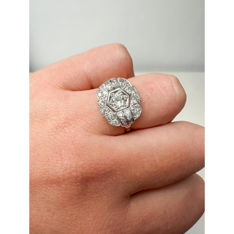 Art Deco ring in platinum and diamonds, 20th century