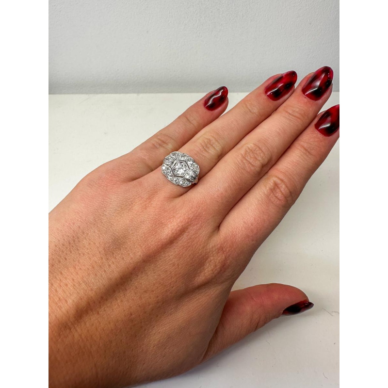 Bague Art Déco en platine et diamants, 20e siècle