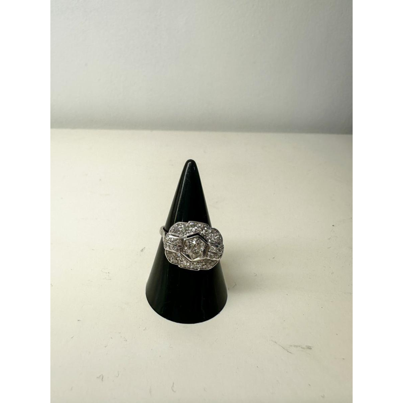 Art Deco ring in platinum and diamonds, 20th century