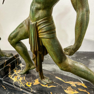 Bronzen groepssculptuur van Demeter Chiparus "De Jacht", Art Deco, jaren 30