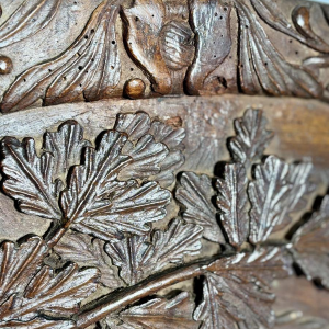 Ensemble de trois panneaux monoxyles sculptés à décor animalier, Art populaire, ca 1900