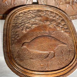 Ensemble de trois panneaux monoxyles sculptés à décor animalier, Art populaire, ca 1900