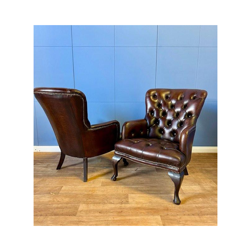 Paire de petits fauteuils chesterfield anglais - milieu du XXe siècle