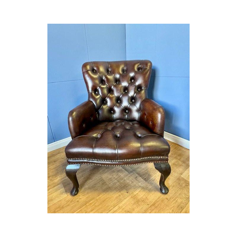 Paire de petits fauteuils chesterfield anglais - milieu du XXe siècle
