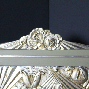 Art Deco spiegel met bladzilver stucwerk ornamenten, circa 1930