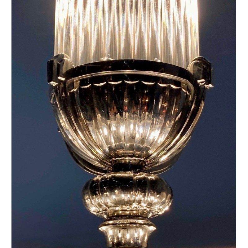 Henri Petitot, belangrijke achthoekige Art Deco kroonluchter, vernikkeld brons en gezandstraald glas, ca. 1930