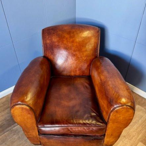 Fauteuil club classique Art Déco en cuir - France vers 1920