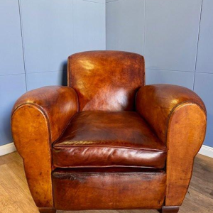 Fauteuil club classique Art Déco en cuir - France vers 1920