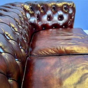 Engelse Chesterfield-tweezitsbank, origineel gepolijst leer, circa 1960/70