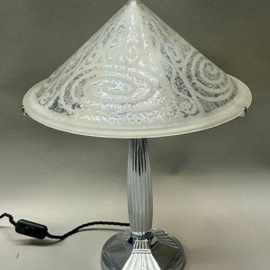 Art Deco table lamp in the style of Daum, circa 1925/1930