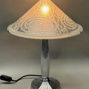 Art Deco table lamp in the style of Daum, circa 1925/1930