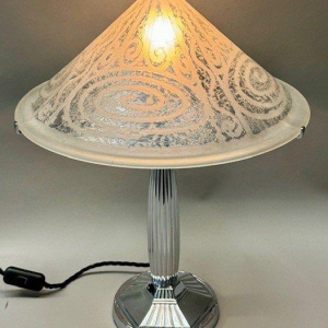 Art Deco table lamp in the style of Daum, circa 1925/1930