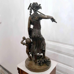 CLODION Claude Michel « Jeune femme et Bacchus enfant » sculpture en bronze
