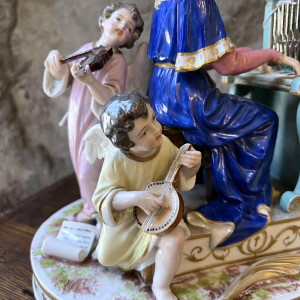 Manufacture Achille-Bloch Paris - Sainte Cécile - Statuette en porcelaine française, ca 1900