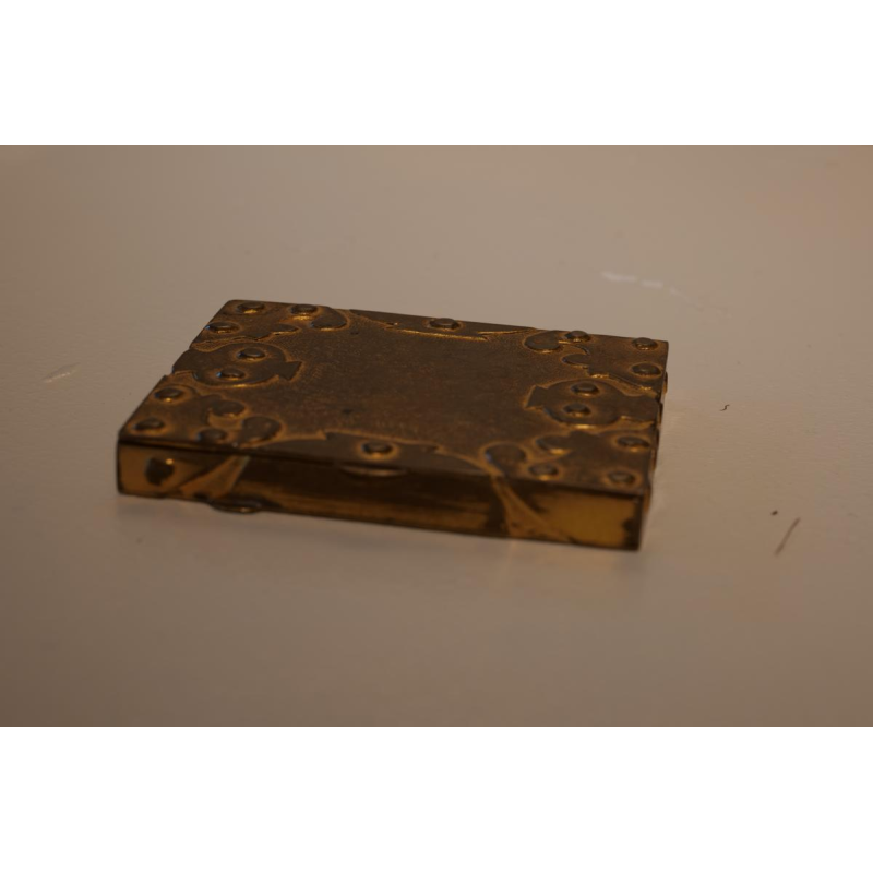 Line Vautrin, verguld bronzen doosje met geciseleerd bas-reliëfdecor, Frankrijk ca. 1950