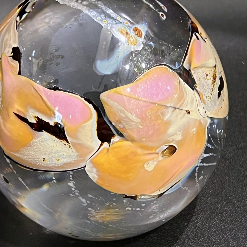 Louis Leloup, presse papier en cristal à décor d’oxydes métalliques, fin XXe s