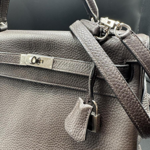 Hermès, sac Kelly 32, cuir togo marron, 2006