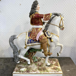 Manufacture Achille-Bloch Paris - Statue équestre du roi de France Louis XV en porcelaine