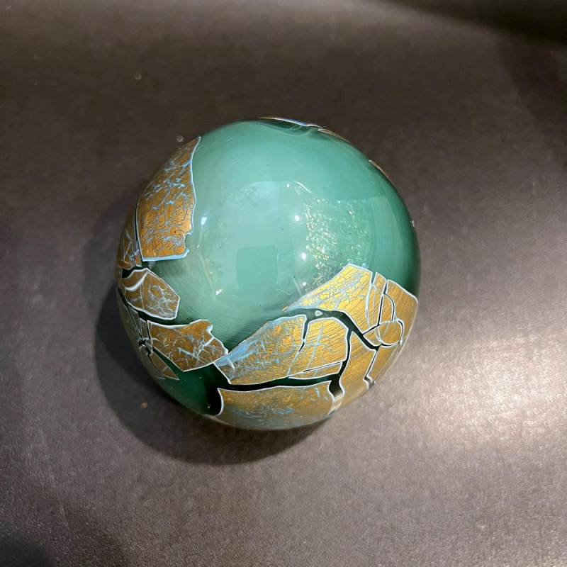 Louis Leloup, crystal paperweight decorated with metallic oxides, 1995