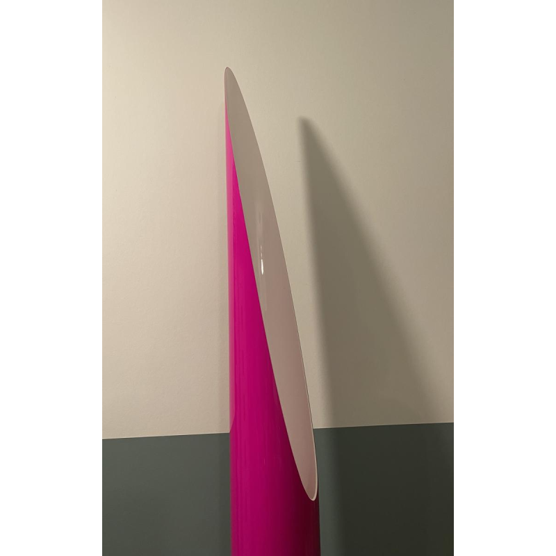 Mario Rusconi Clerici voor KDLN, Sakti 200 fuschia lamp, plexiglas, 2001