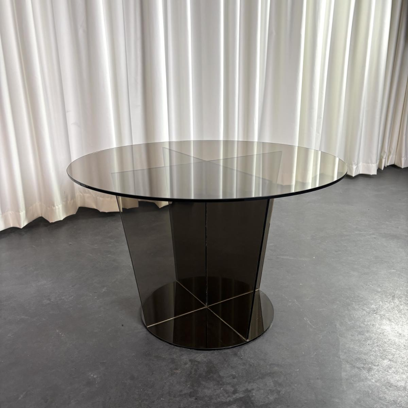 Table basse en verre fumé