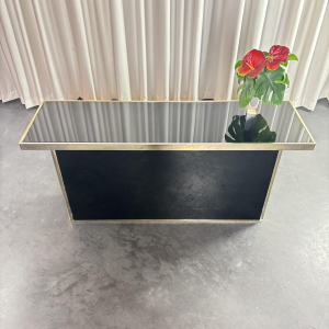 Console Hollywood Regency en plexiglass, laiton et miroir noir