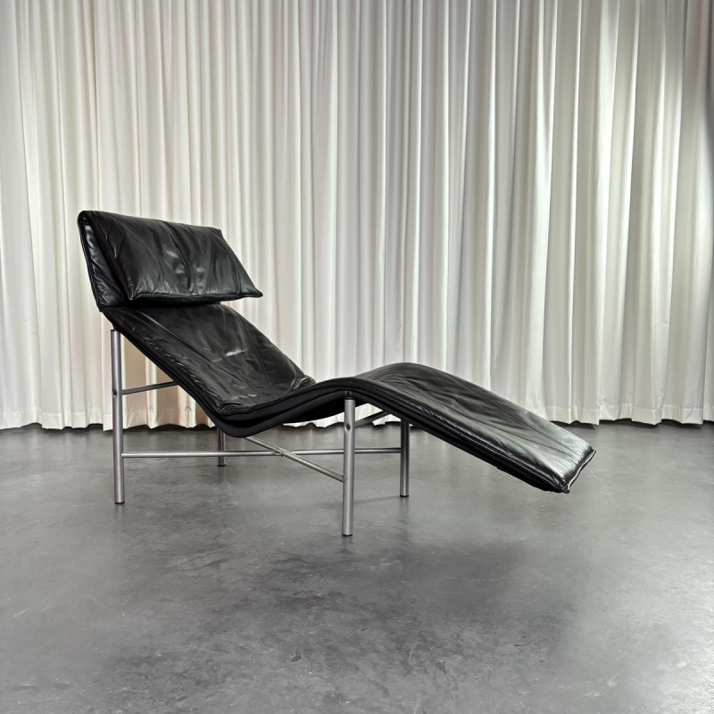 Tord Björklund for Ikea 'Skye' black leather chaise longue, Sweden 1980s