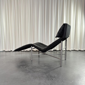 Tord Björklund for Ikea 'Skye' black leather chaise longue, Sweden 1980s