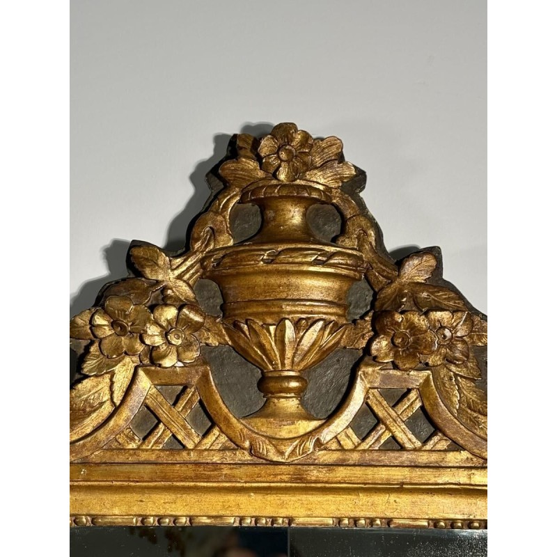 Miroir à fronton en bois et stuc doré - Epoque Louis XVI - XVIIIe siècle