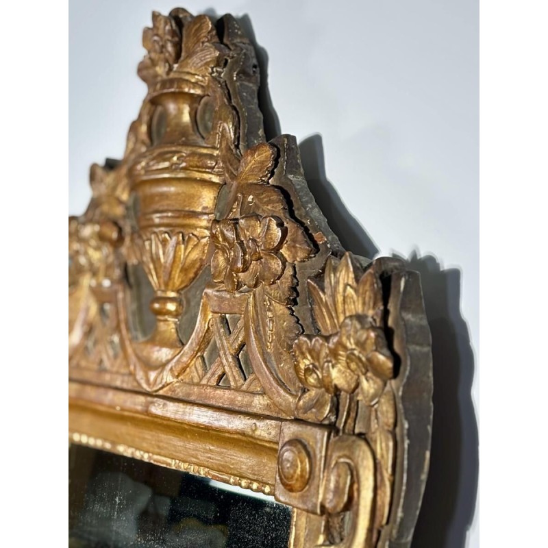 Miroir à fronton en bois et stuc doré - Epoque Louis XVI - XVIIIe siècle