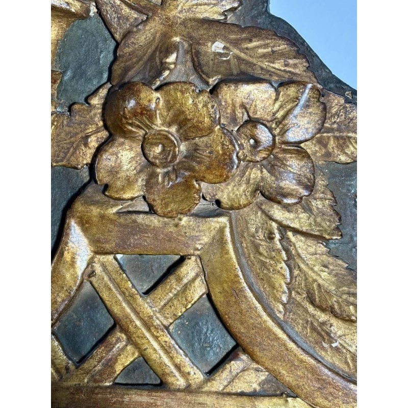 Mirror with a wooden and gilded stucco pediment - Louis XVI period - 18th century