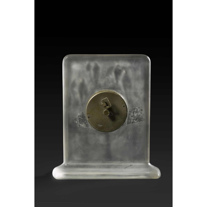 Pendulette 8 dagen “VIER PARKIETEN'” (1920) van RENE LALIQUE (1860-1945)