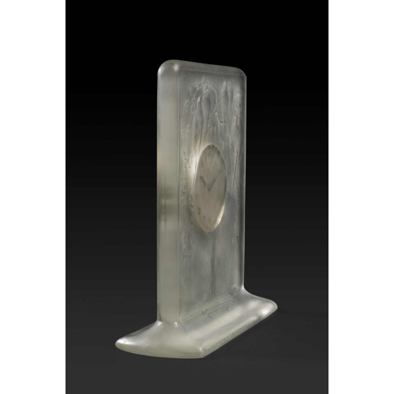 Pendulette 8 dagen “VIER PARKIETEN'” (1920) van RENE LALIQUE (1860-1945)