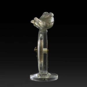 Pendulette 8 jours « ANTOINETTE » (1931) de René Lalique (1860-1945) :