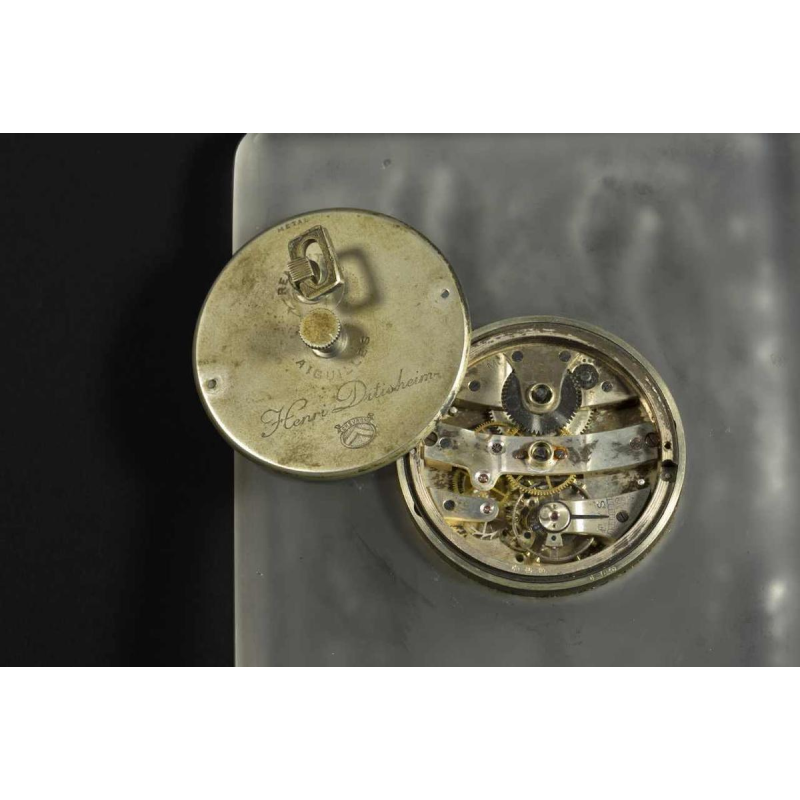 Pendulette 8 dagen “VIER PARKIETEN'” (1920) van RENE LALIQUE (1860-1945)