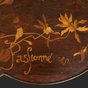 Emile Gallé, Art Nouveau tafel met drielobbig inlegwerkblad, bloemdecoratie, eind 19e eeuw