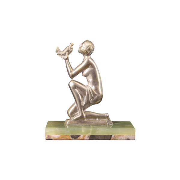 Art Deco beeldje "Jonge vrouw met vogel" in verzilverd brons en onyx