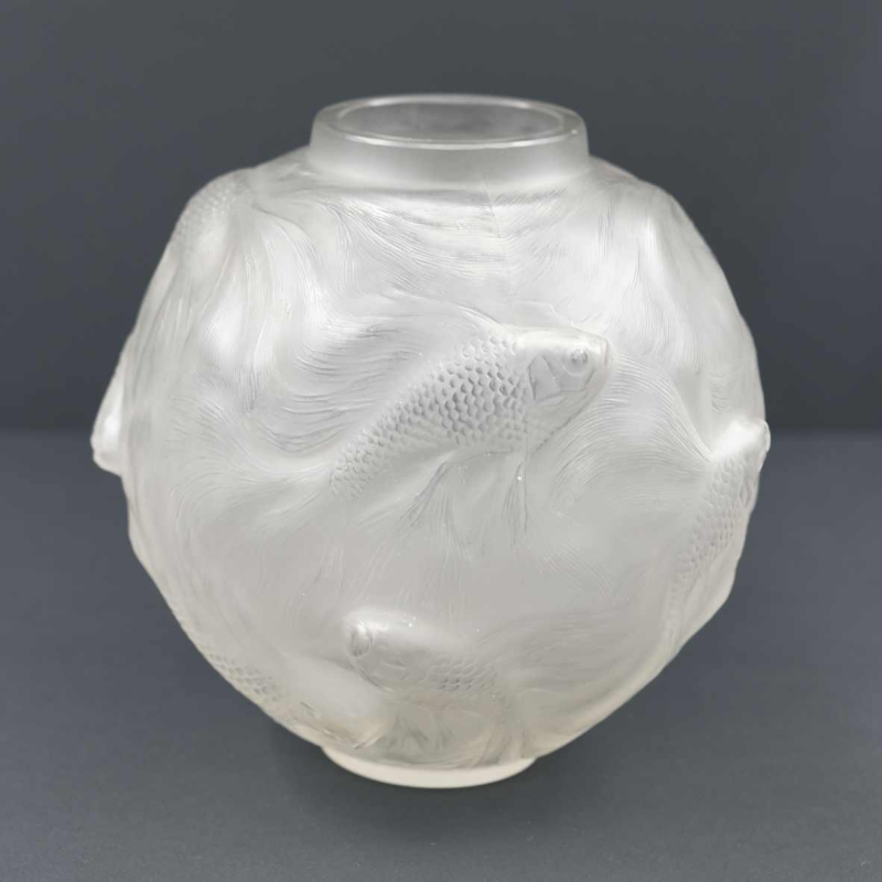 "Formose" Vase (1924) in white opaline glass by René Lalique (1860-1945)