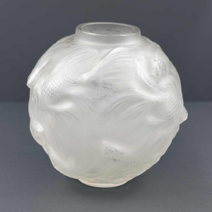 "Formose" Vase (1924) in white opaline glass by René Lalique (1860-1945)