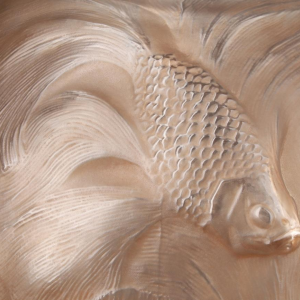 Vaas "FORMOSE" (1924) van sienna-gepatineerd gevormd geblazen-geperst glas door RENE LALIQUE (1860-1945)