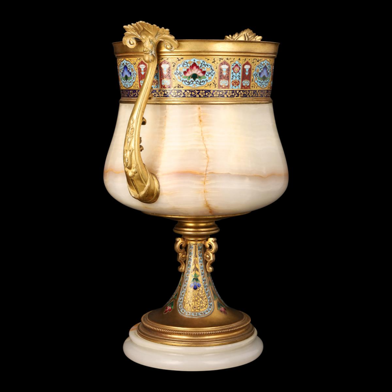 MONUMENTAL ONYX AND GILDED BRONZE TAZZA WITH POLYCHROME ENAMEL DECORATION, Napoleon III / Third Republic Period (circa 1880)
