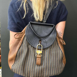 Delvaux bruin en marineblauw lederen rugzak