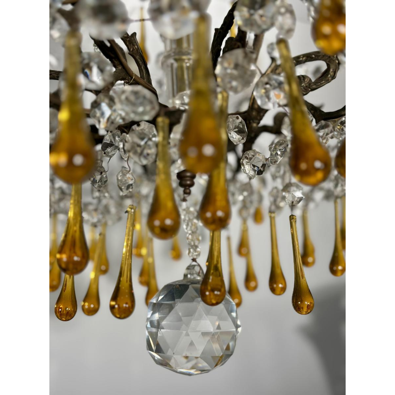 Lustre à pampilles à 8 feux, en bronze et cristal, gouttes en verre ambré, circa 1900