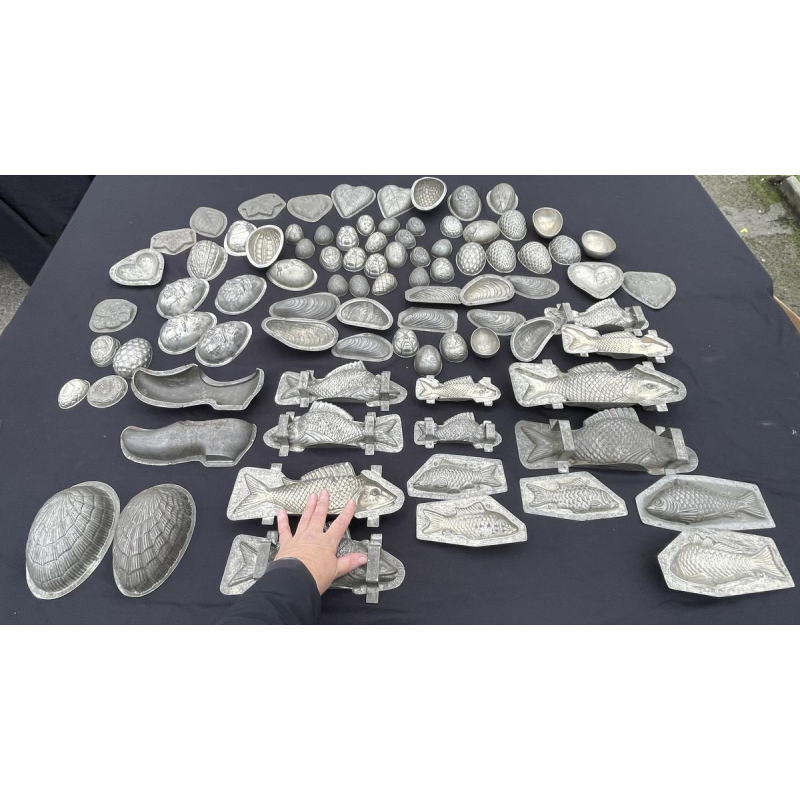 Important set of antique metal chocolate molds, early 20th century