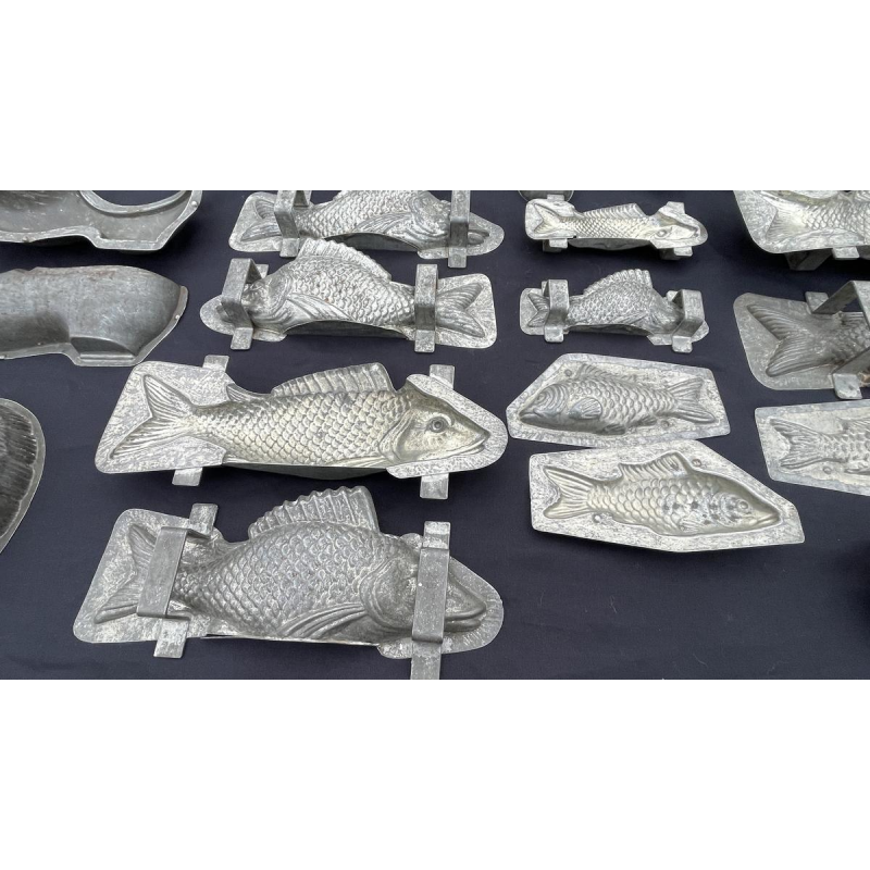 Important set of antique metal chocolate molds, early 20th century